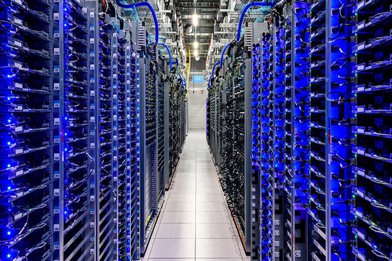 微软亚马逊和谷歌运营着全球600个超大规模数据中心的一半
